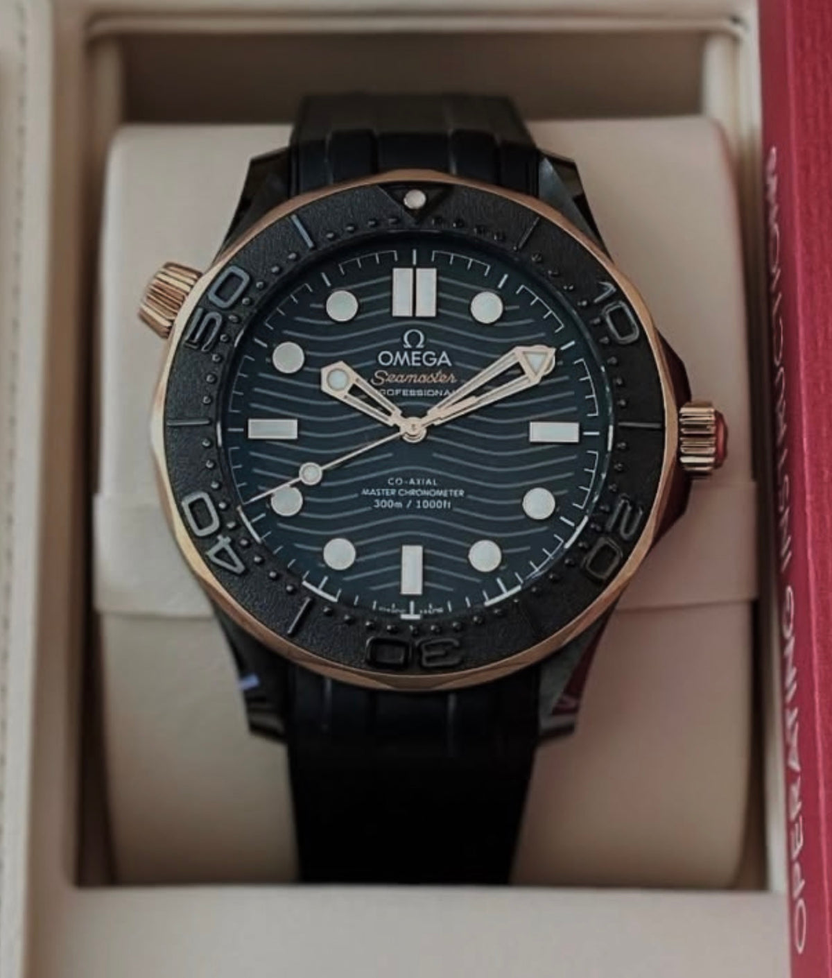 Omega Seamaster Diver 300M Ceramic and Sedna Gold 210.62.44.20.01.001
