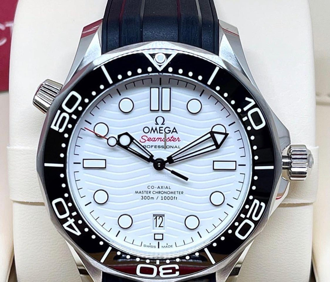 Omega Seamaster Diver 300 M NEW 2024 Seamaster Diver 300m WHITE DIAL