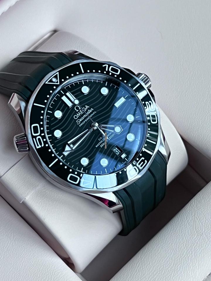 Omega Seamaster Diver 300 M NEW 2024 Seamaster Professional 300M GREEN DIAL