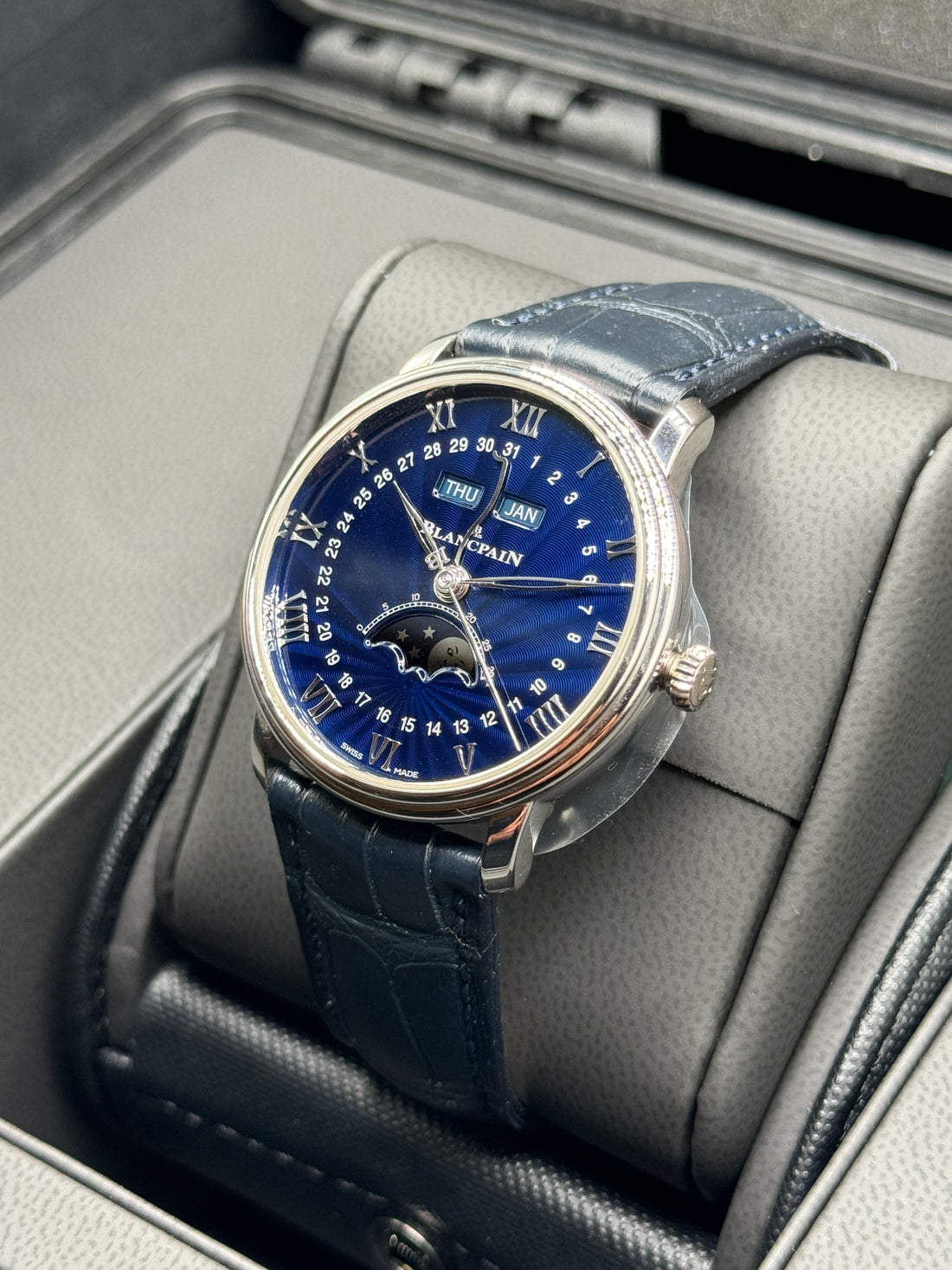 Blancpain Villeret Quantieme Complet White Gold Blue Alligator Men's Watch - 6654 1529 55B