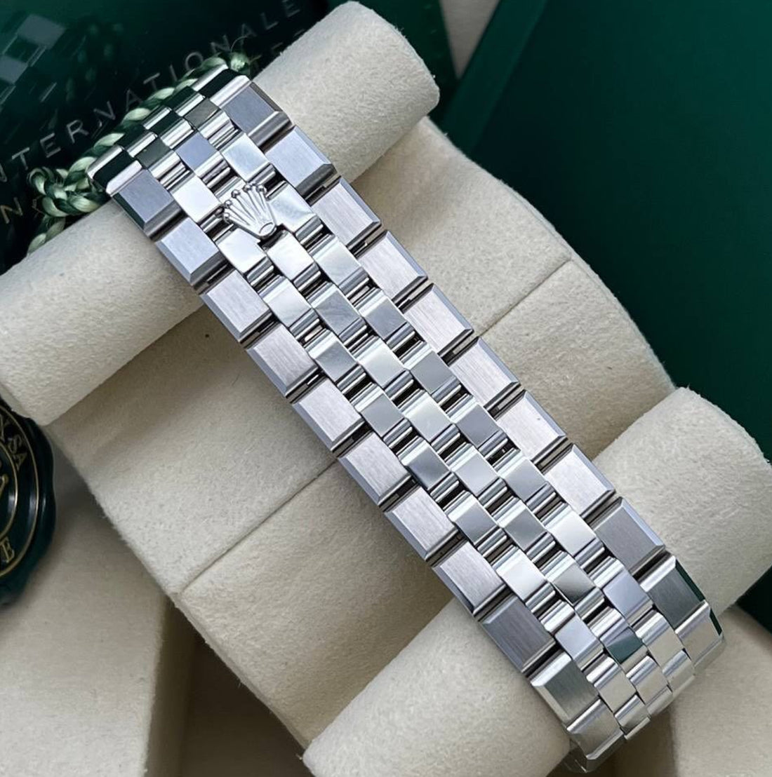 Rolex Land-Dweller 36 White Gold Oystersteel Intense White Honeycomb Motif Dial Fluted Bezel Flat Jubilee Bracelet 127234 - 2025