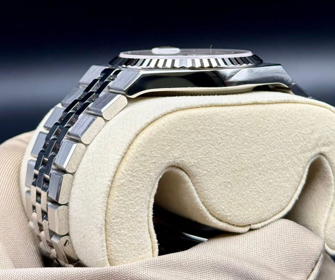 Rolex Land-Dweller 40 White Gold Oystersteel Intense White Honeycomb Motif Dial Fluted Bezel Flat Jubilee Bracelet 127334 - 2025