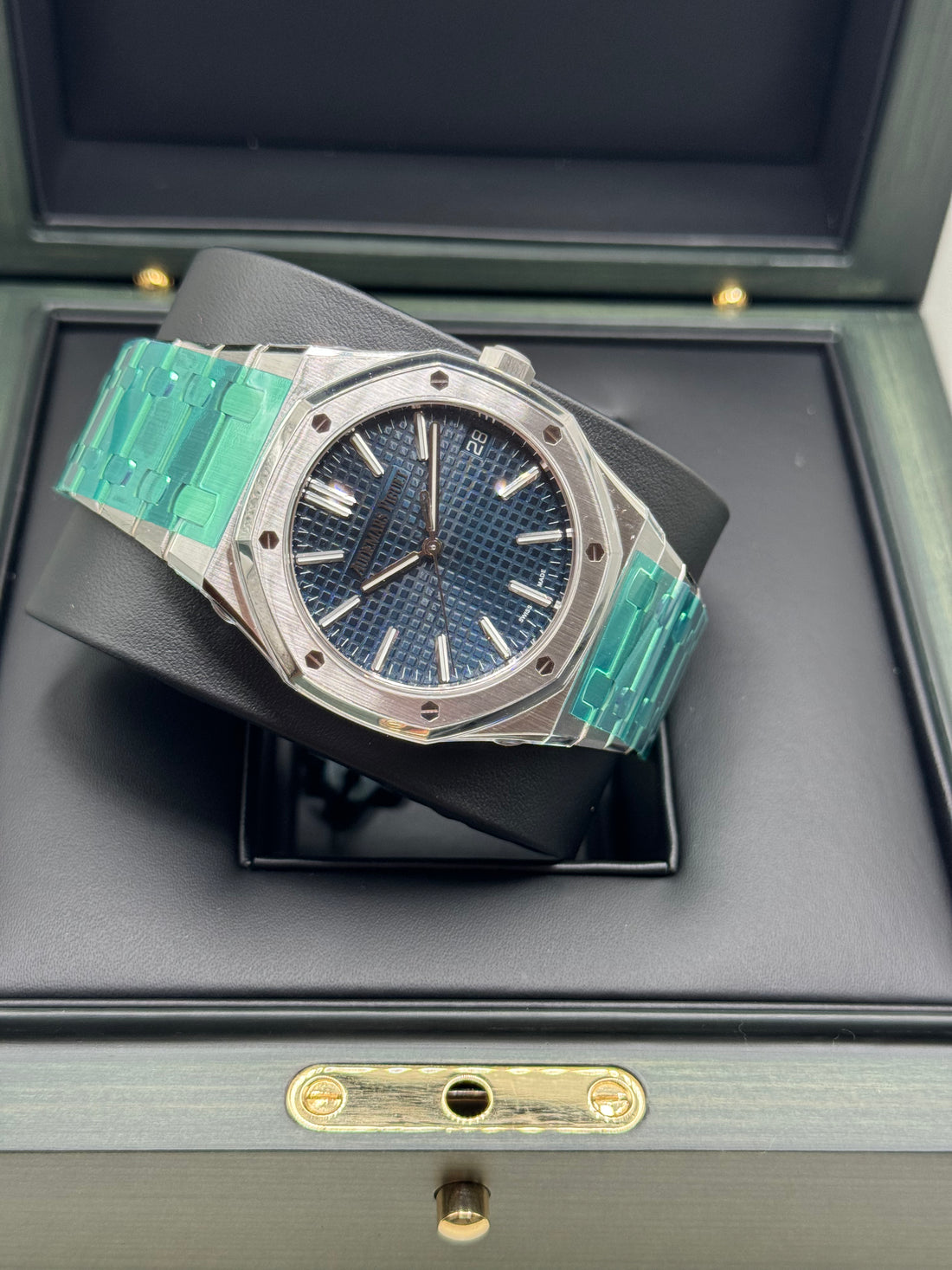 UNWORN 2023 Audemars Piguet Royal Oak 41mm Stainless Steel - Blue Dial 15510ST.OO.1320ST.06