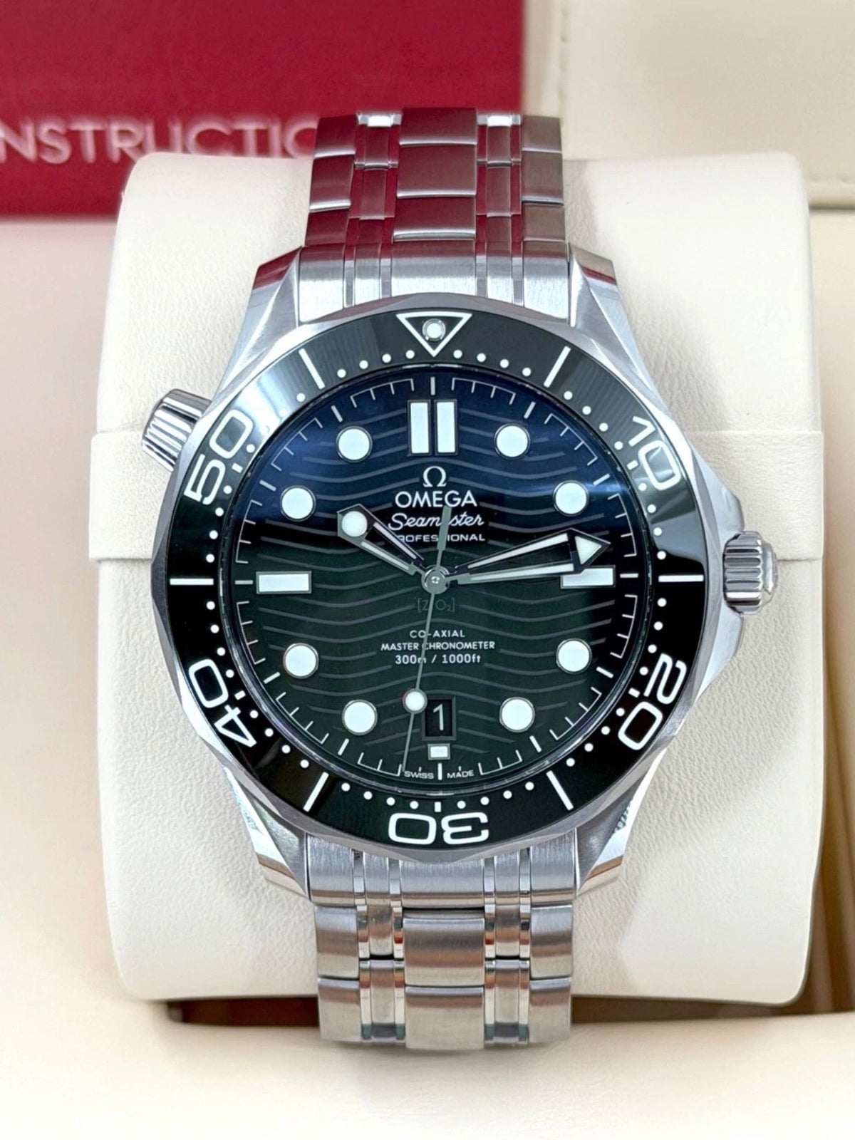 Omega Seamaster Diver 300M 210.30.42.20.10.001 green dial and steel bracelet, front view