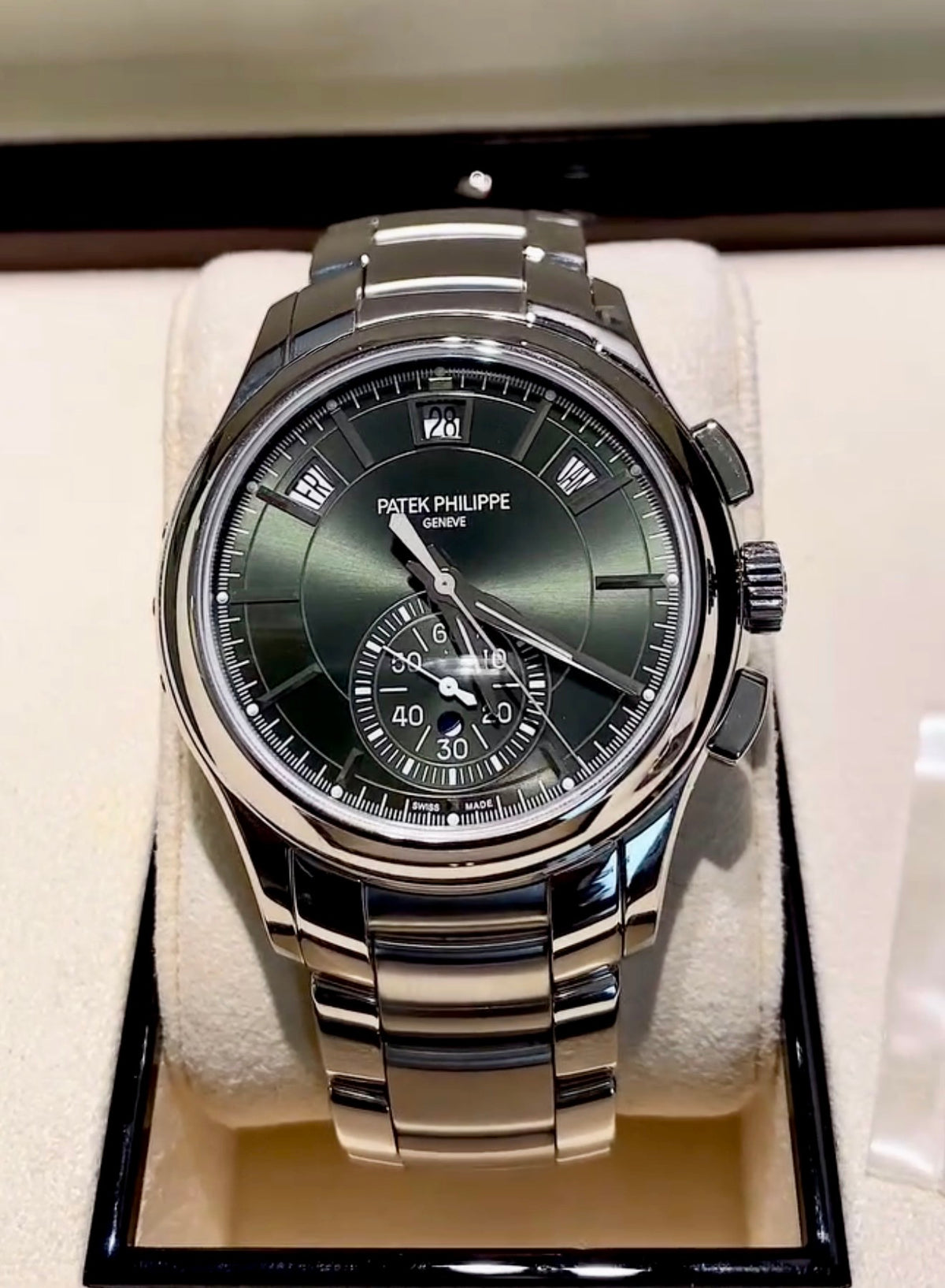 Patek Philippe Flyback Chronograph Annual Calendar 5905/1A-001 with olive-green dial, straight-on front view