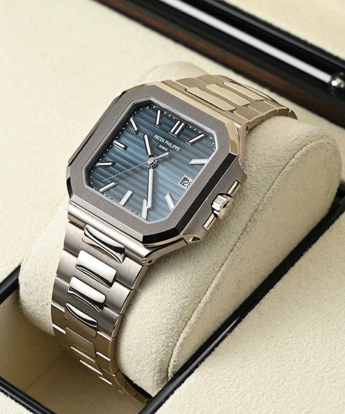 Patek Philippe Cubitus 7128/1G-001 three-quarter view showing the white gold case profile, crown and bracelet