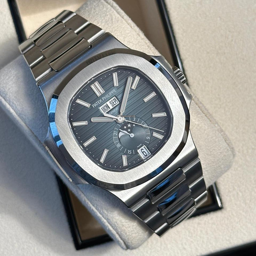 Patek Philippe Nautilus Calendar 5726/1A BLUE DIAL