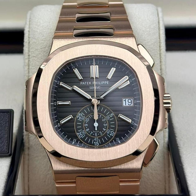 Patek Philippe Nautilus 5980/1R-001, straight-on front view