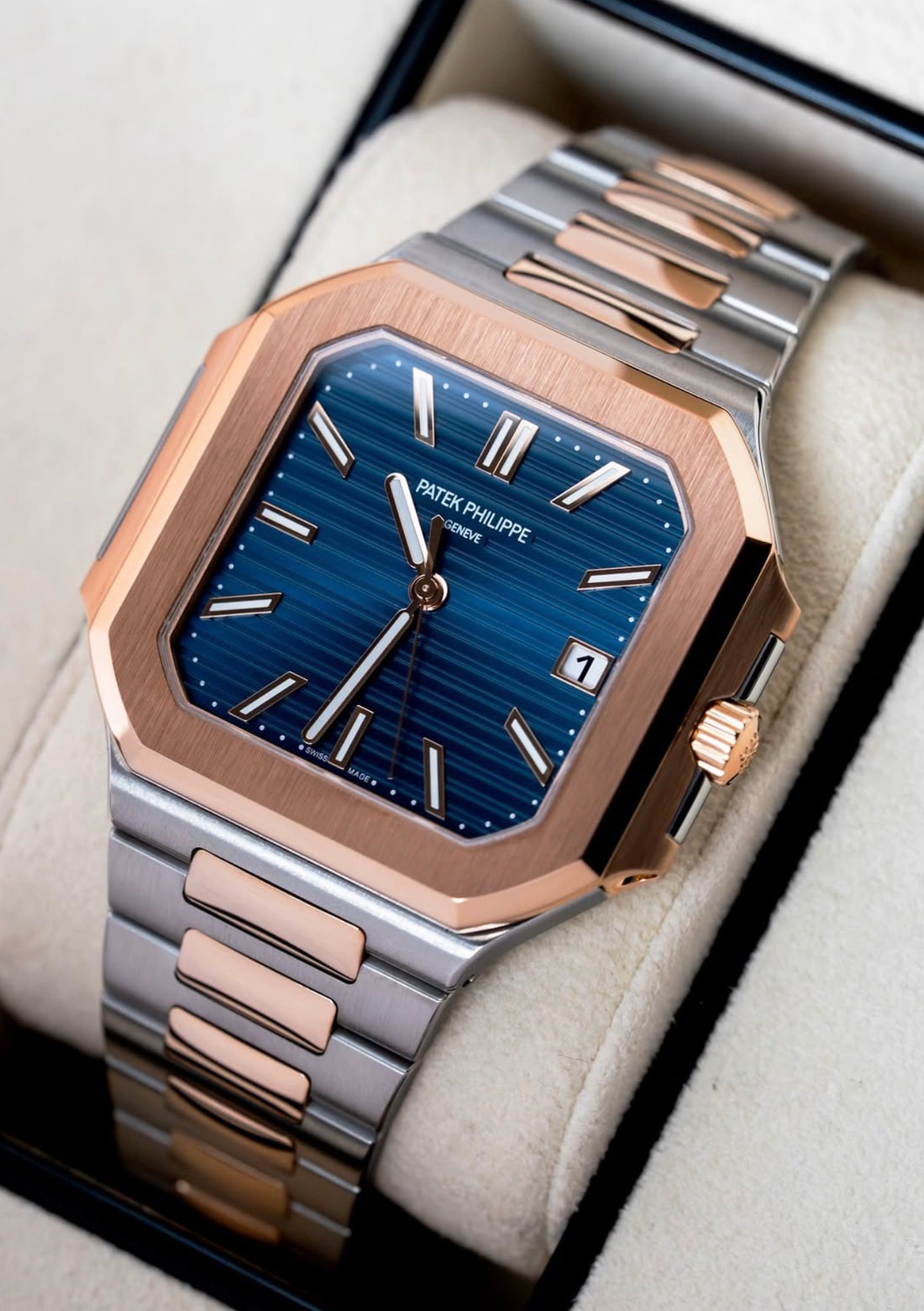 Patek Philippe Cubitus 5821/1AR-001 front three-quarter view with rose-gold bezel, blue dial and two-tone bracelet