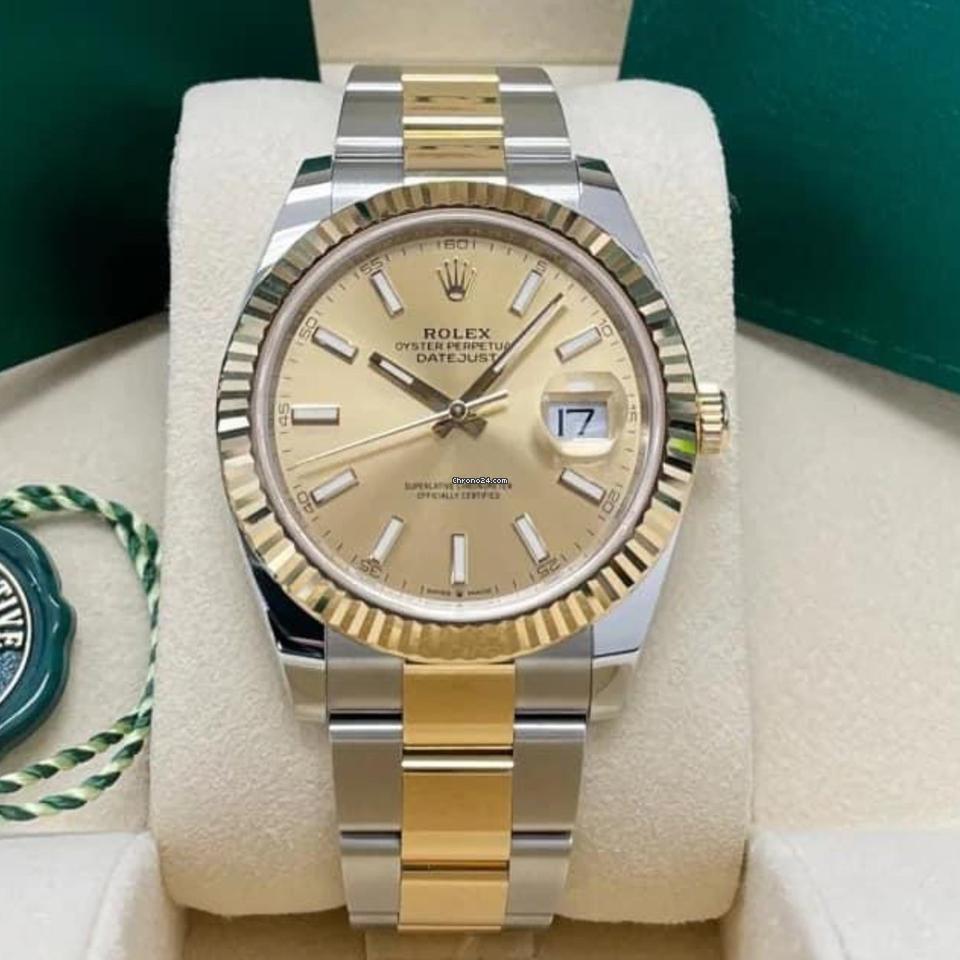 Rolex Datejust 41 Champagne Index Dial 126333, straight-on front view with champagne dial and Oyster bracelet