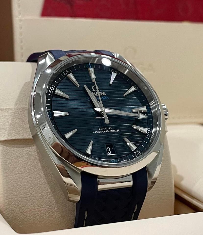 Omega Seamaster Aqua Terra 150M 220.12.41.21.03.001 blue dial and blue rubber strap, front view