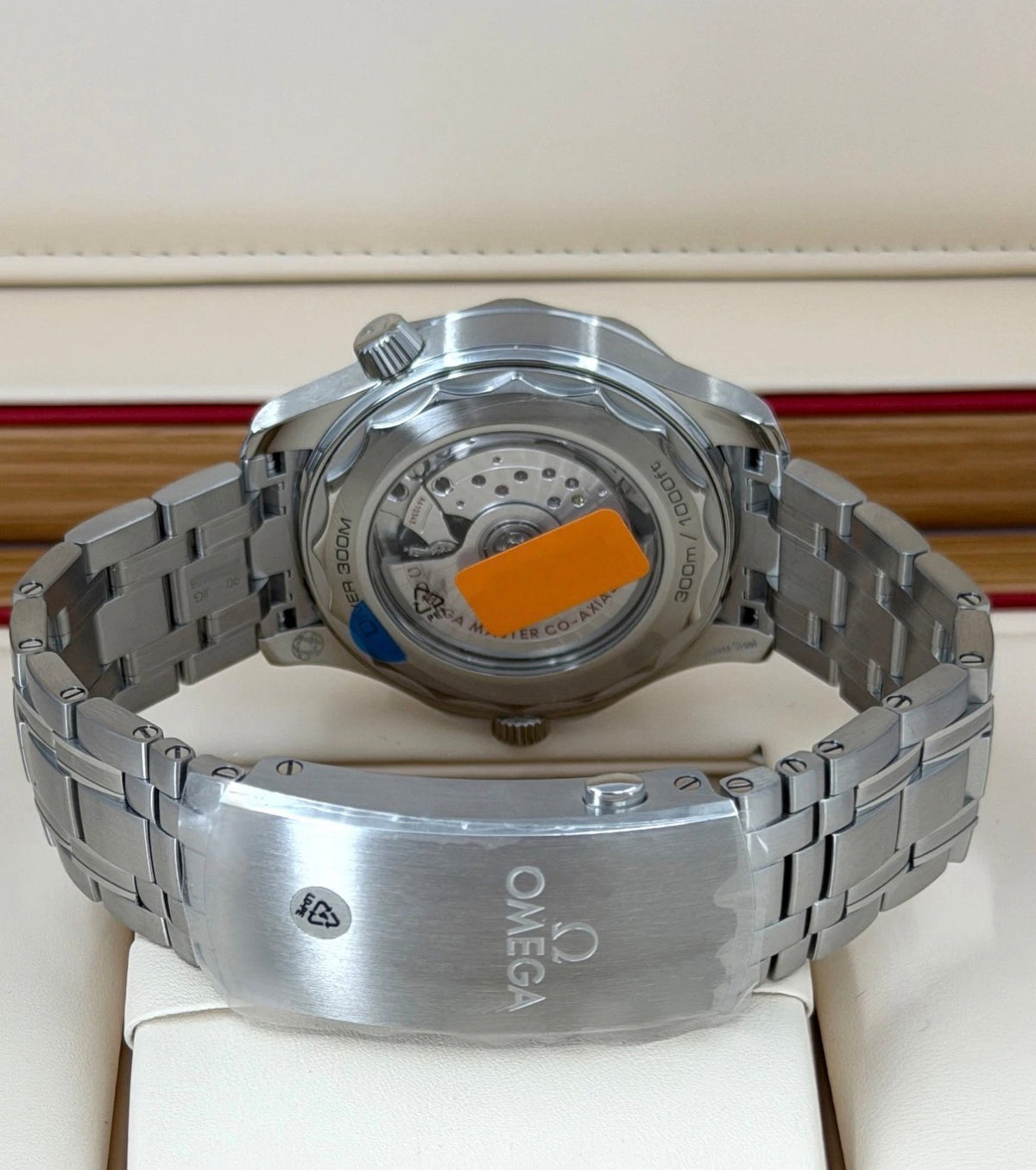 Omega Seamaster Diver 300M 210.30.42.20.10.001 exhibition caseback and open bracelet