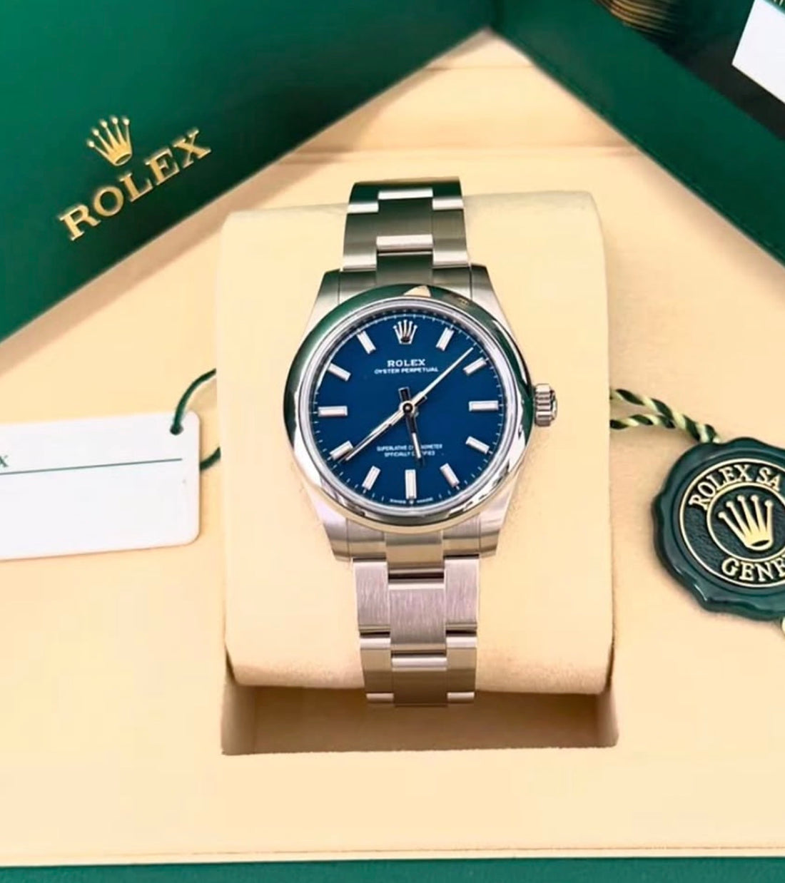 Rolex Oyster Perpetual 31 MED BLUE DIA 277200 UWWORN 2026