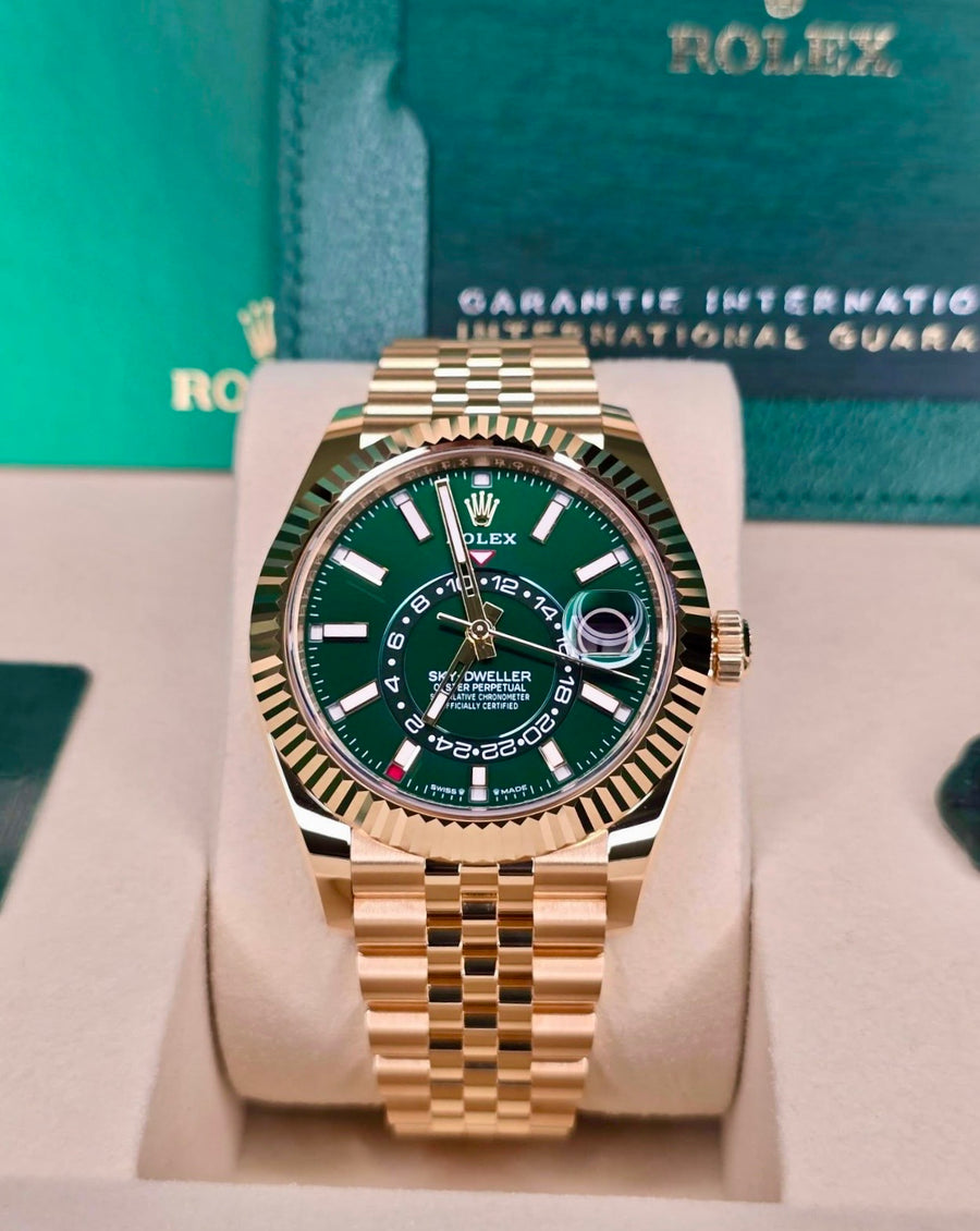 Rolex Sky-Dweller 336938 bright green dial and Jubilee bracelet, straight-on front view