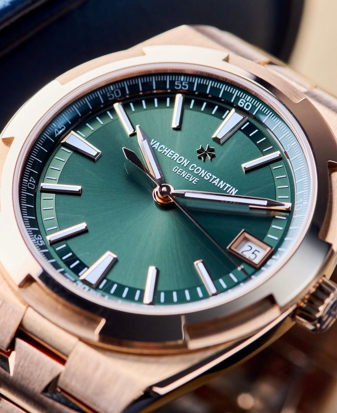 Vacheron Constantin Overseas GREEN 41MM 4520V/210R-B967 UNWORN 2026