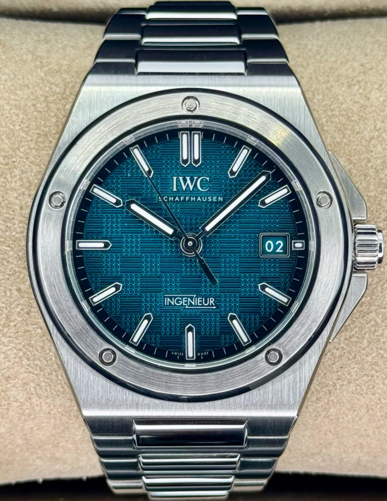 IWC Ingenieur Automatic 40mm IW328903 Stainless Steel Aqua Dial UNWORN 2025