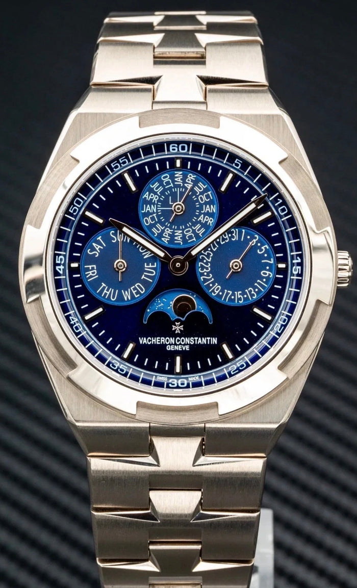 Vacheron Constantin Overseas Perpetual Calendar Ultra-Thin 4300V/220G-B945 — front view