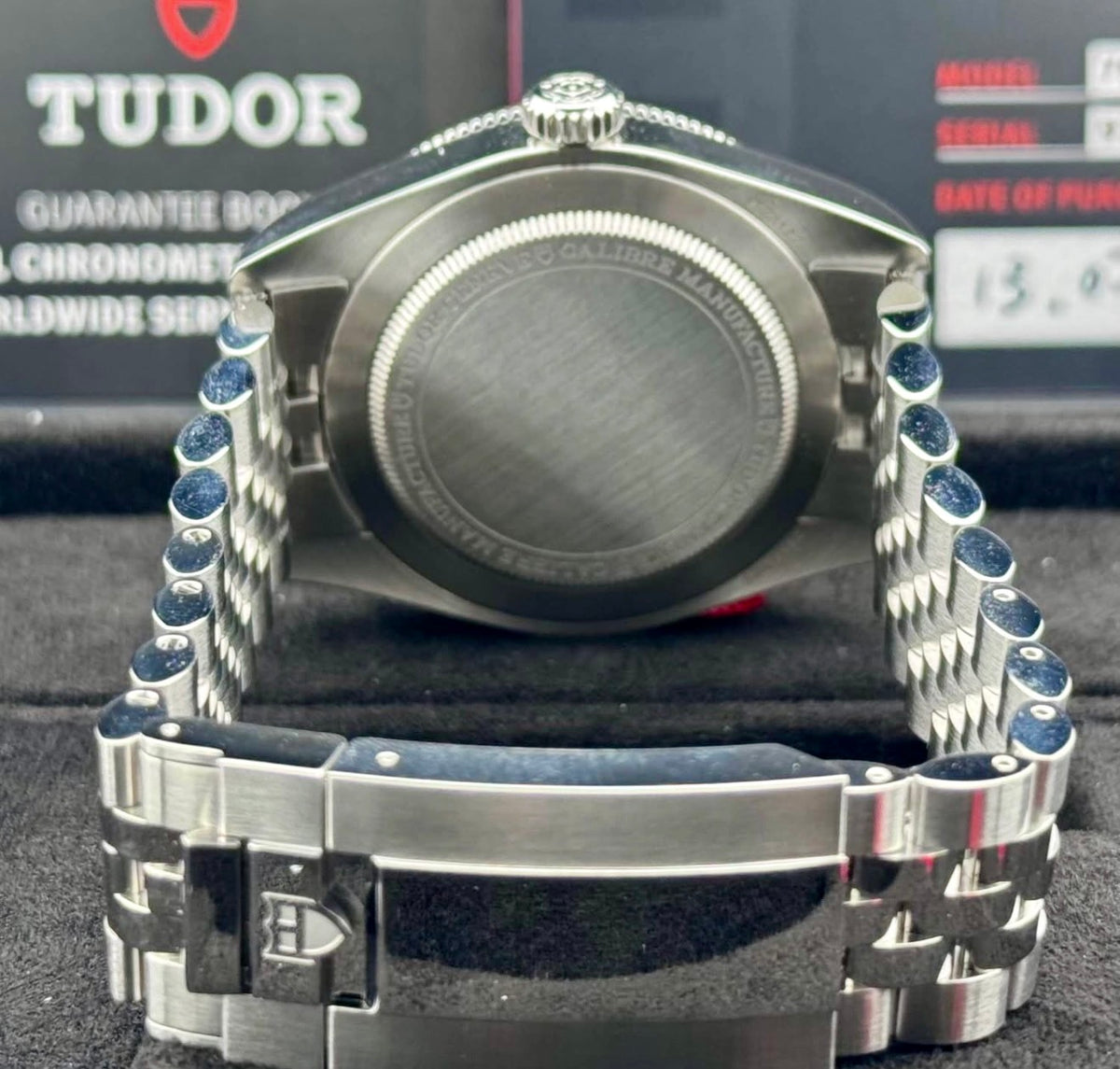 Tudor Black Bay 58 M7939A1A0RU-0002, burgundy dial and bezel with five-link steel bracelet, caseback and open five-link bracelet view