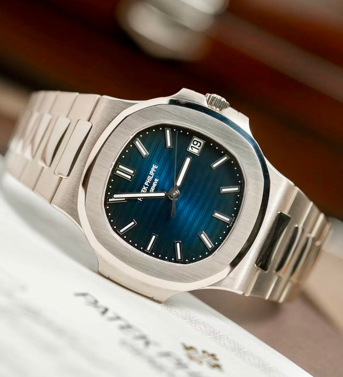 Patek Philippe Nautilus 5811/1G 18KT White Gold Unworn 2026 - product image 2 of 10