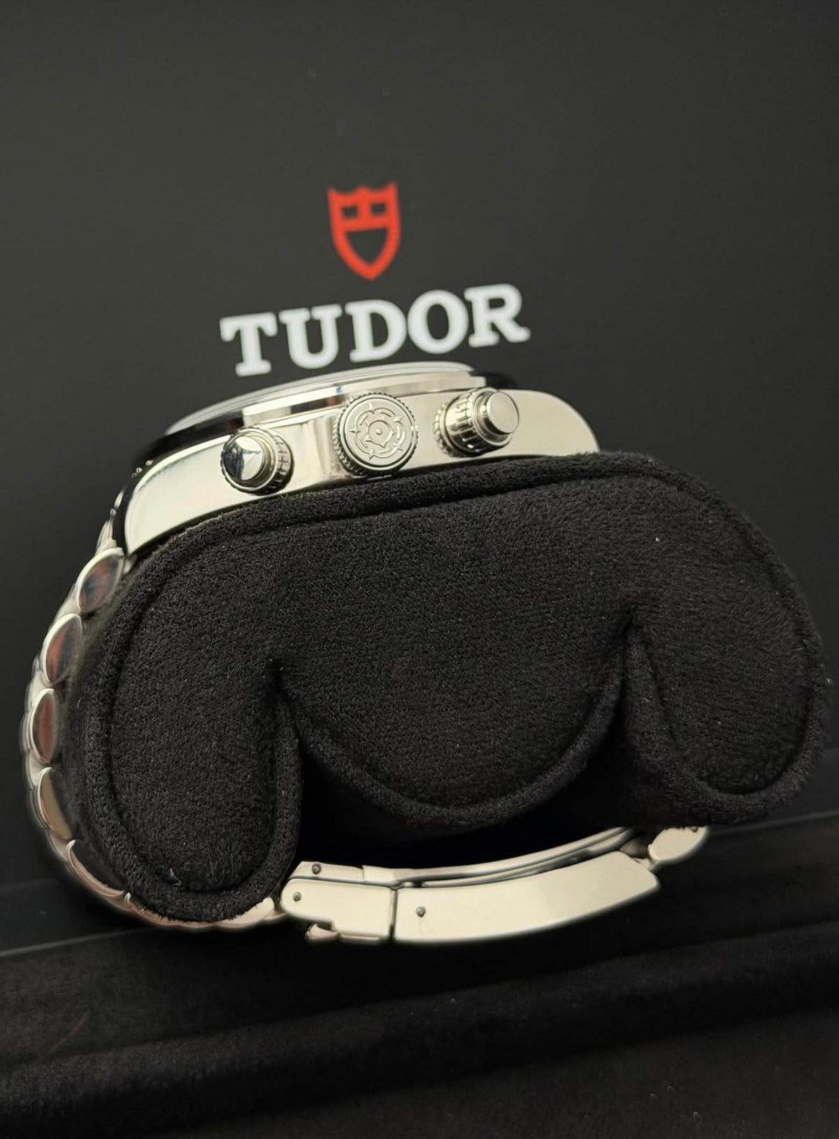 Tudor Black Bay Chrono Panda M79360N-0014 screw-down crown and chronograph pushers