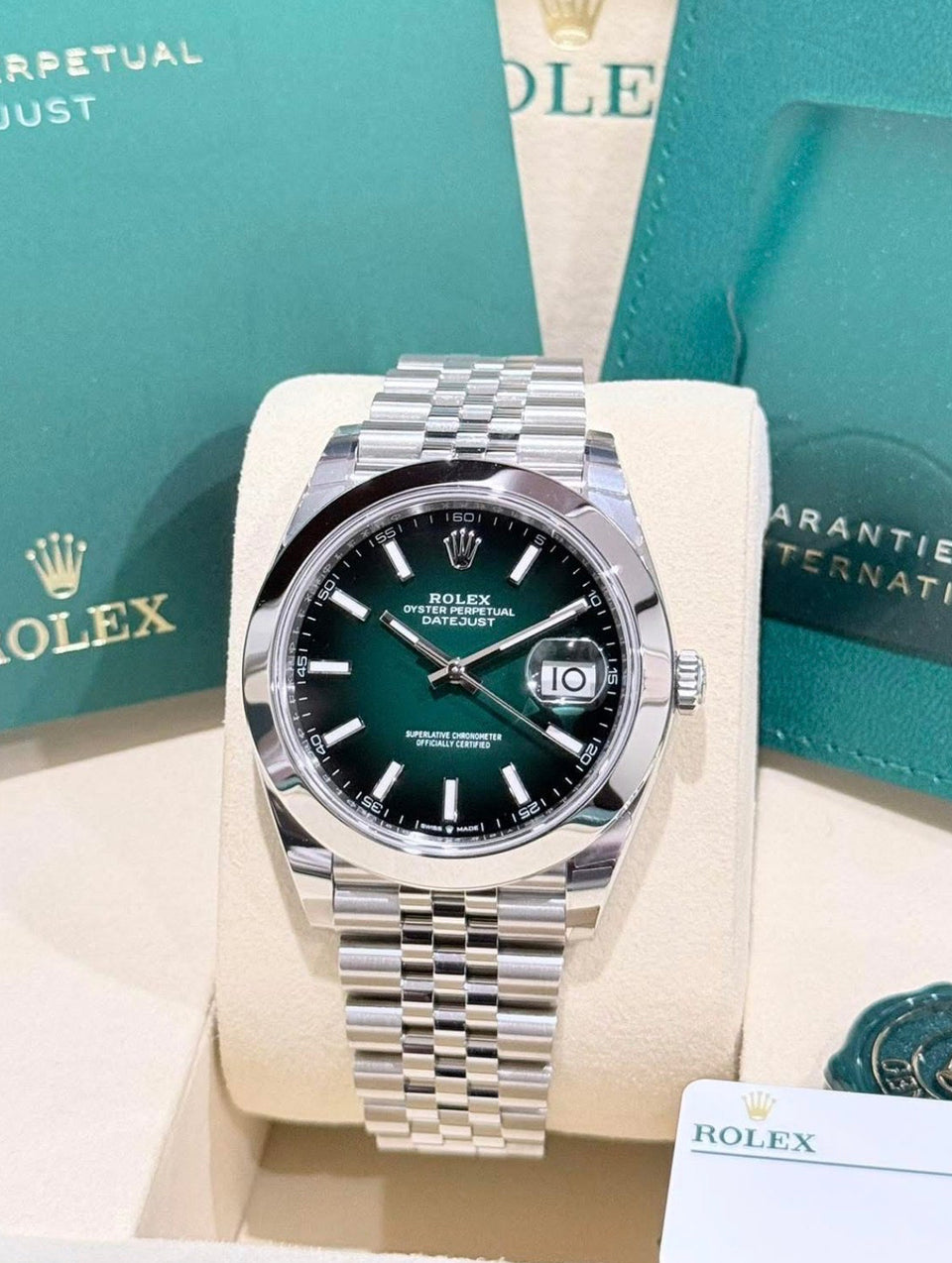 Rolex Datejust 41 Ombré Green Dial Jubilee 126300, straight-on front view with ombré green dial and Jubilee bracelet