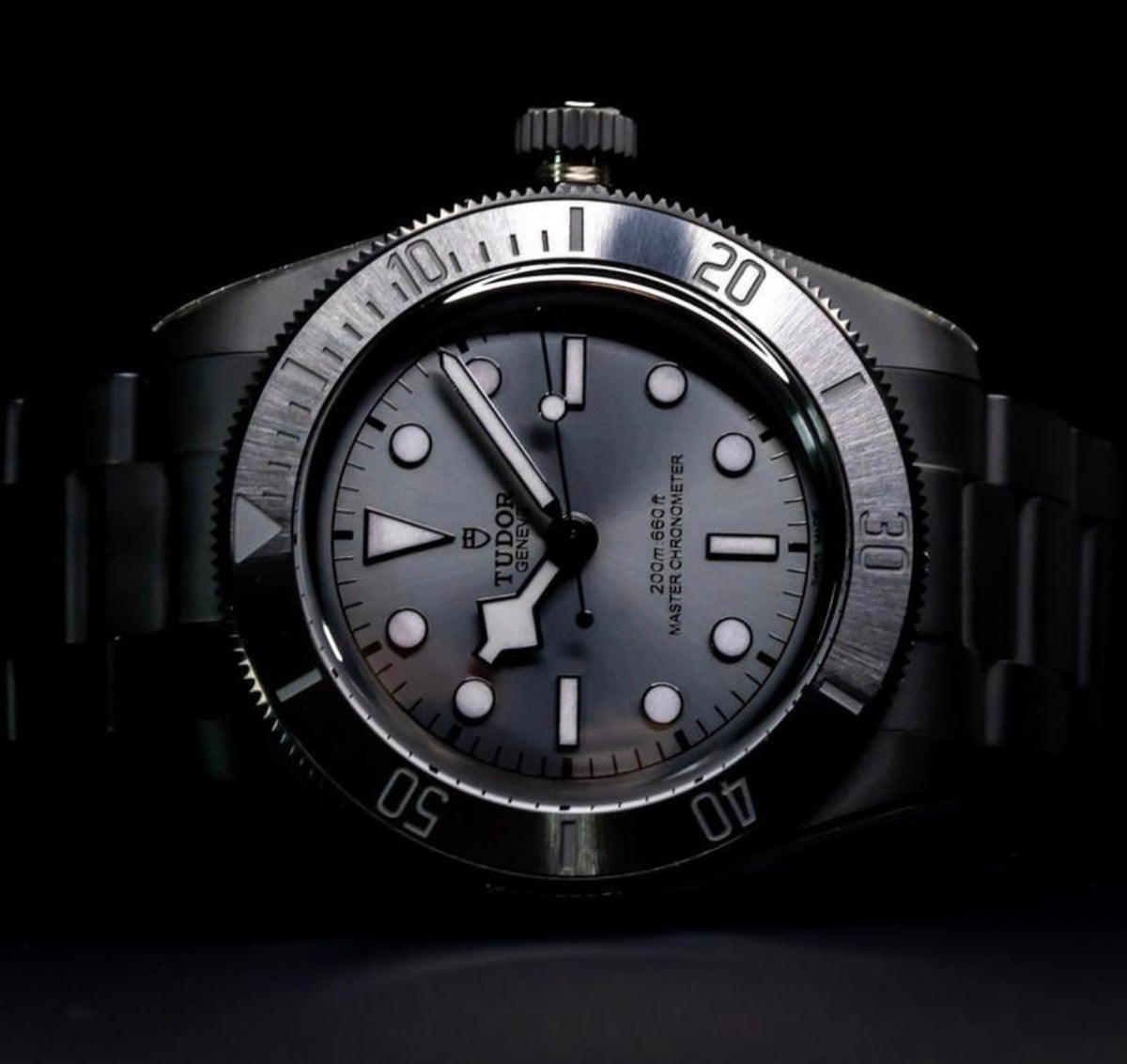 Tudor Black Bay Ceramic M7941A1ACNU-0001 — low-light dial close-up