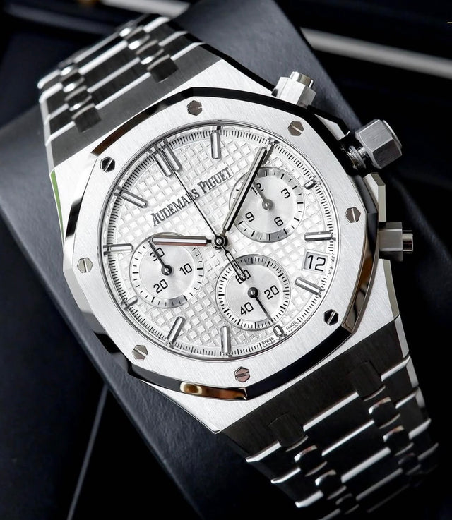 Audemars Piguet Royal Oak Chronograph 26240ST.OO.1320ST.07 with silver dial and steel bracelet, three-quarter front view