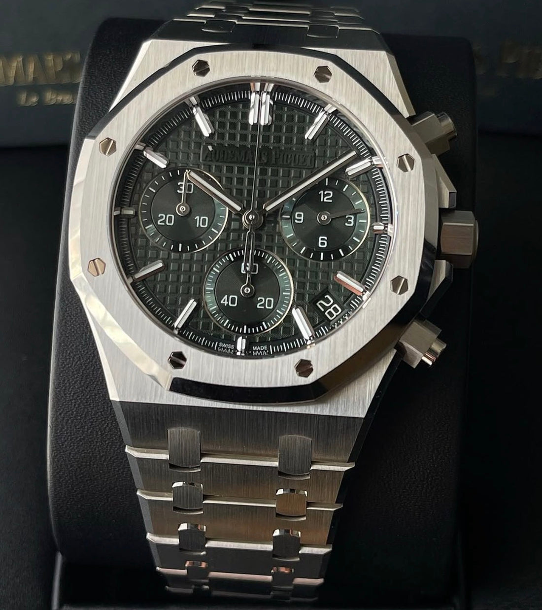 Audemars Piguet Royal Oak Chronograph 26240ST.OO.1320ST.08 Green Dial UNWORN 2025