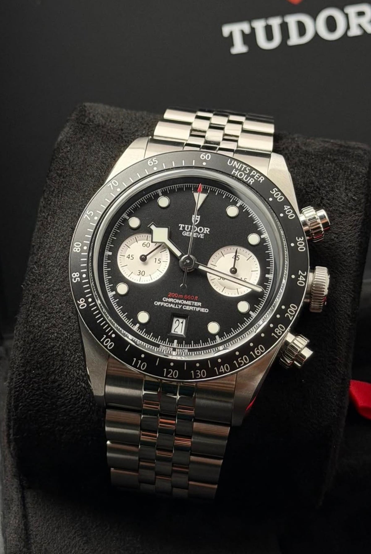 Tudor Black Bay Chrono Reverse Panda M79360N-0013 angled dial and tachymeter bezel