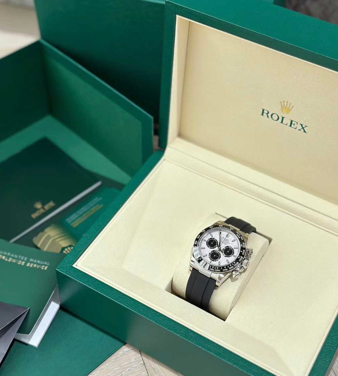 Rolex Cosmograph Daytona 40mm White Gold Meteorite Black Dial Cerachrom Bezel Oysterflex Bracelet - 126519LN - 2025