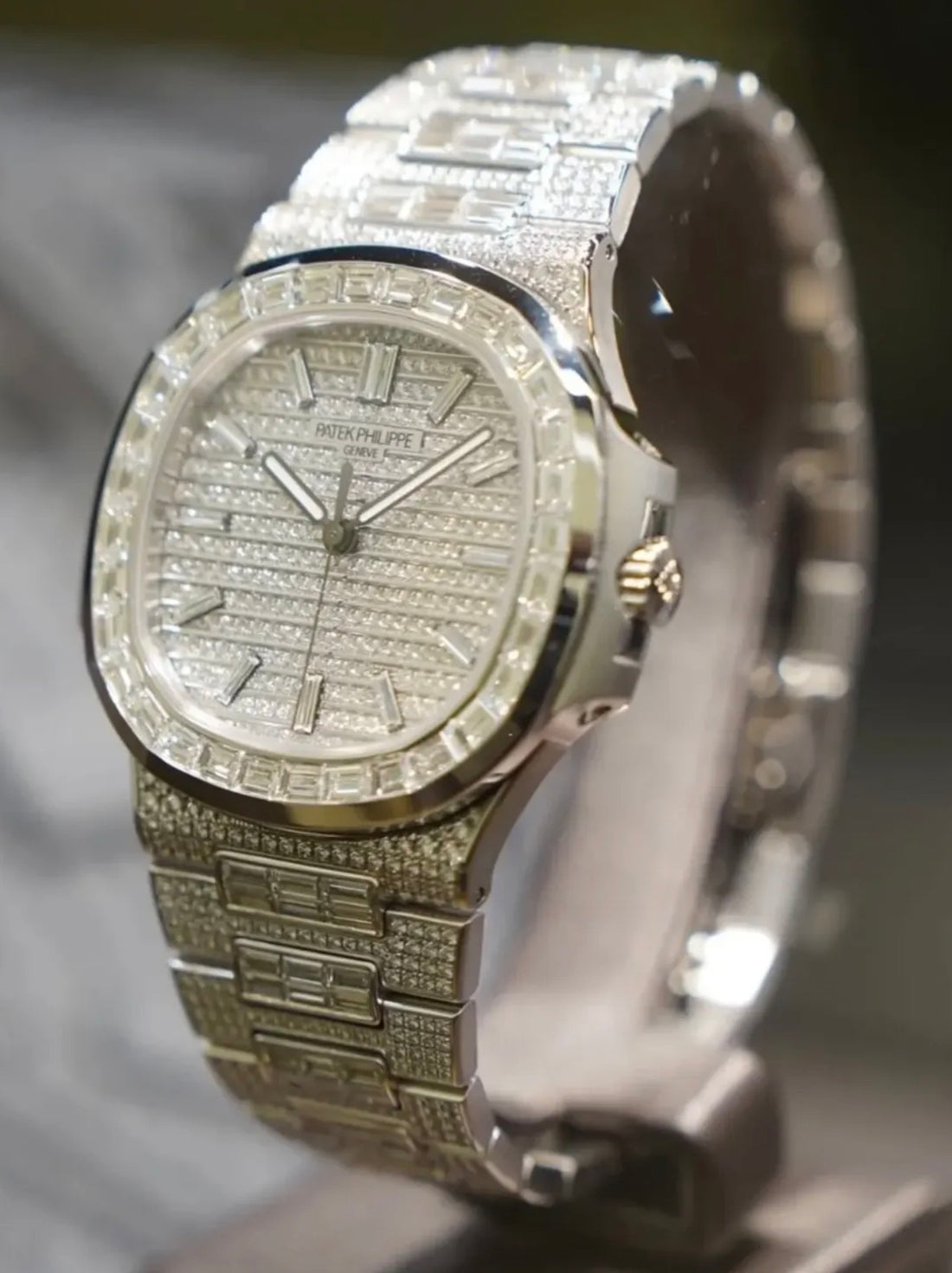 Patek Philippe Nautilus White Gold Full Diamond 41mm 5811/1460G-001