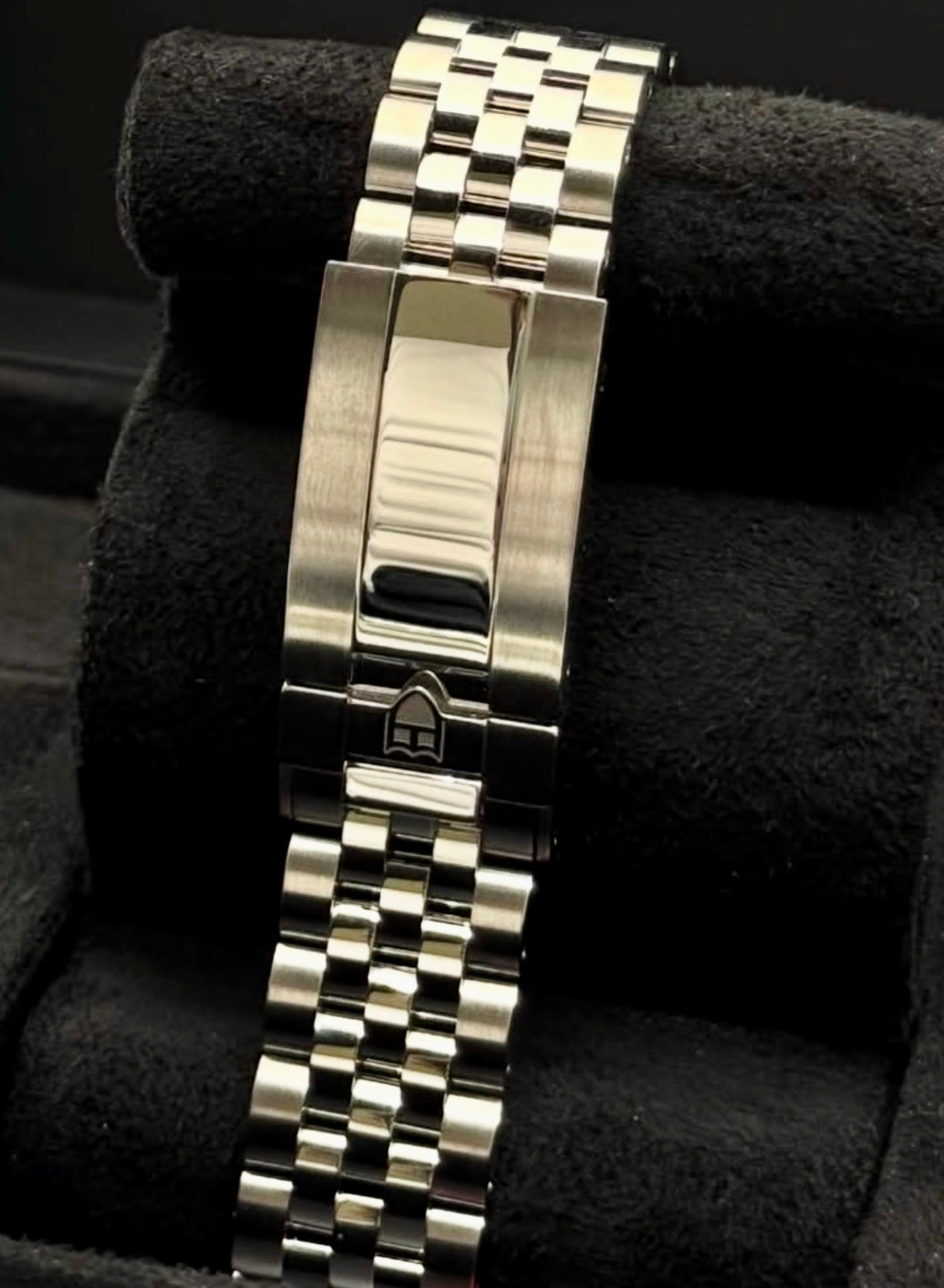 Tudor Black Bay Chrono Panda M79360N-0014 five-link bracelet and T-fit clasp underside
