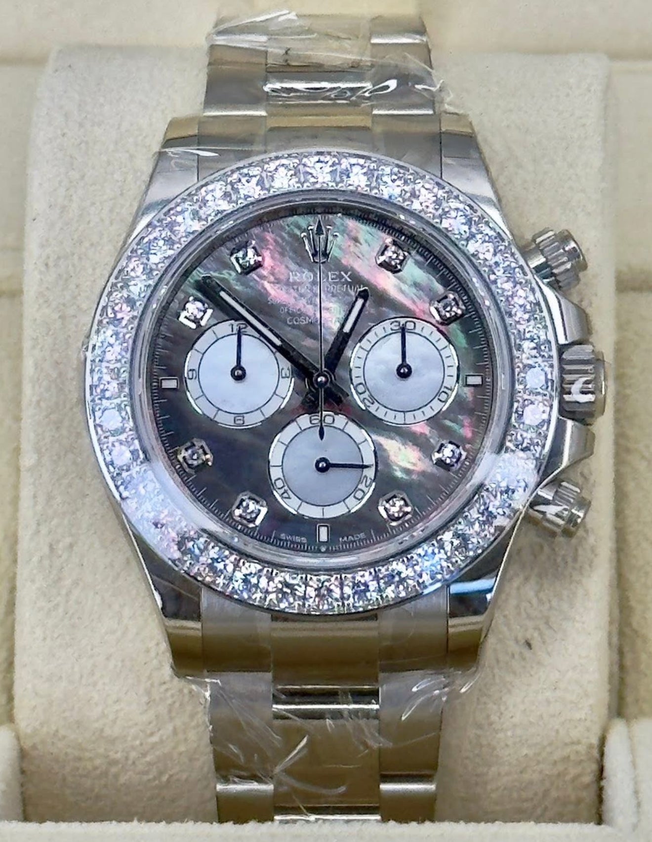Rolex Cosmograph Daytona 40mm Black & White MOP Diamond-Set Dial Oyster Bracelet Diamond-Set Bezel - 126579RBR | 2025 Model