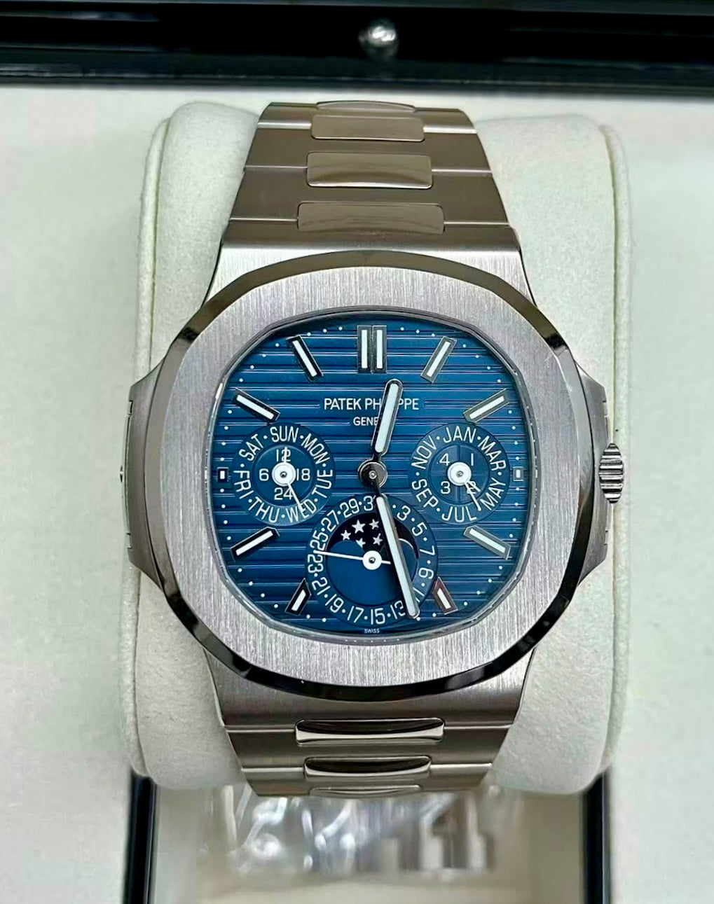 Patek Philippe Nautilus UNWORN Nautilus Perpetual Calendar 5740/1G - product image 2 of 4