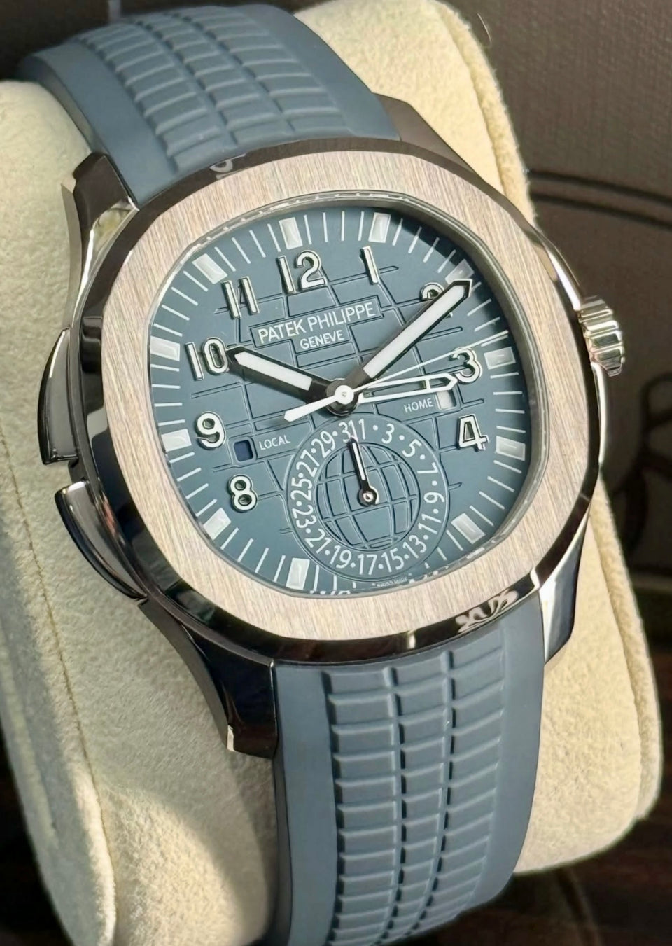 Patek Philippe Aquanaut Travel Time 5164G Unworn 2025 - product image 1 of 5