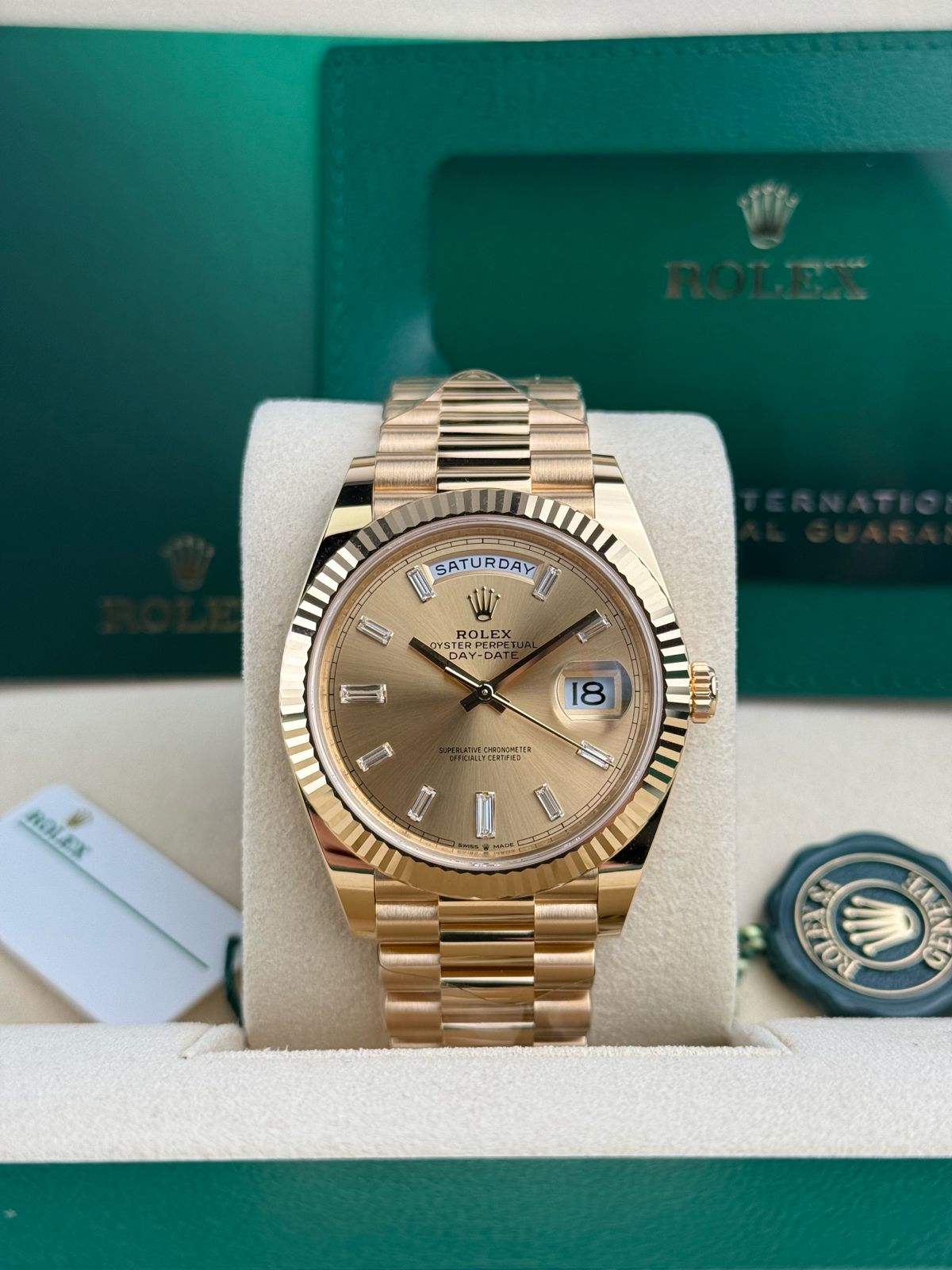 Rolex Day-Date 40 UNWORN 2025 Day-Date 40 Champagne Baguette 228238A