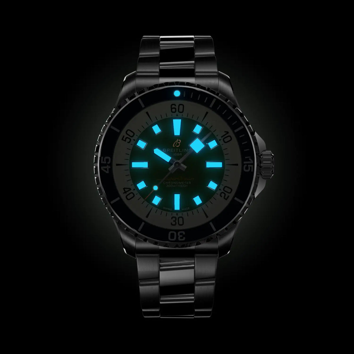 Breitling Superocean Automatic 44 reference A17376A31L1A1 with Green dial, Stainless steel case, bracelet, illuminated dial view