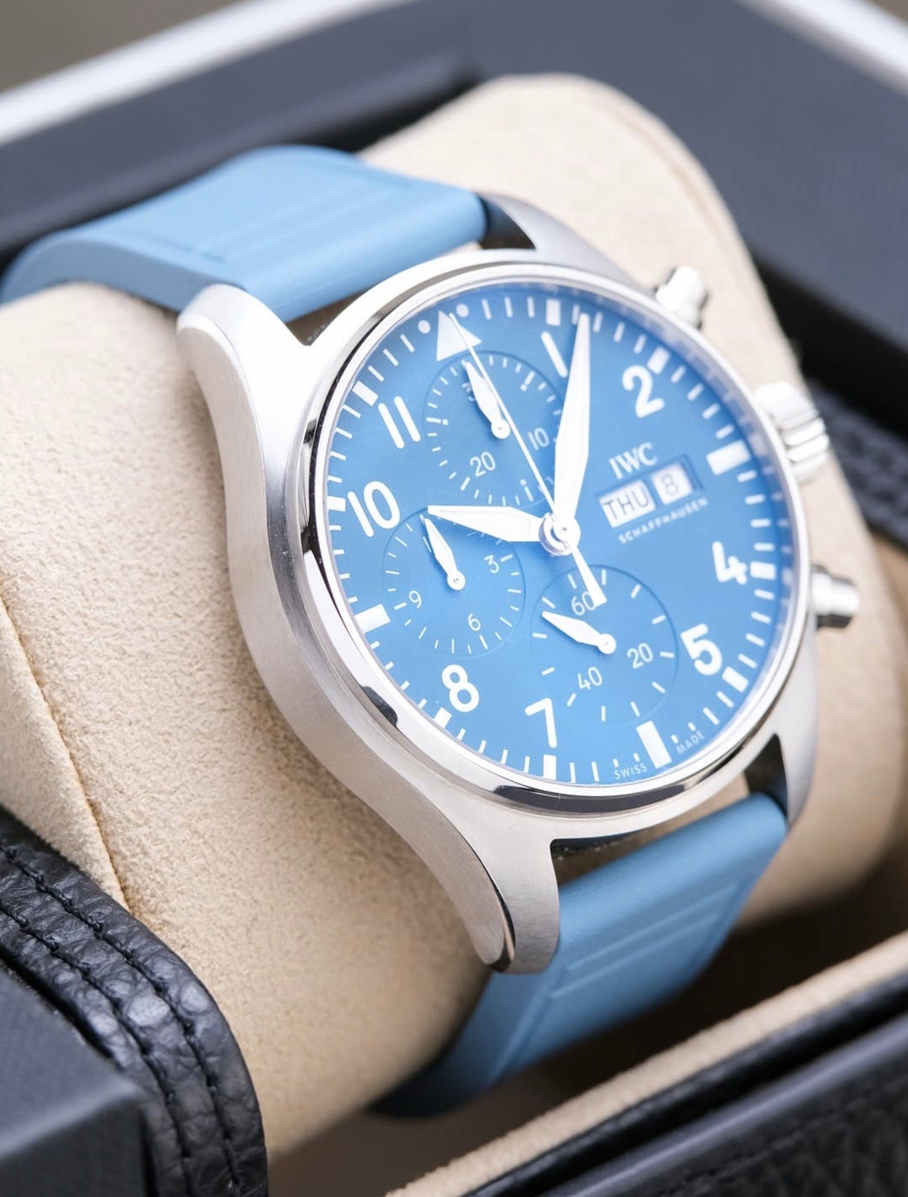 IWC IW388117 light blue dial and case side view
