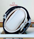 Omega Aqua Terra 41mm 220.32.41.21.03.001, opposite case profile and integrated black rubber strap