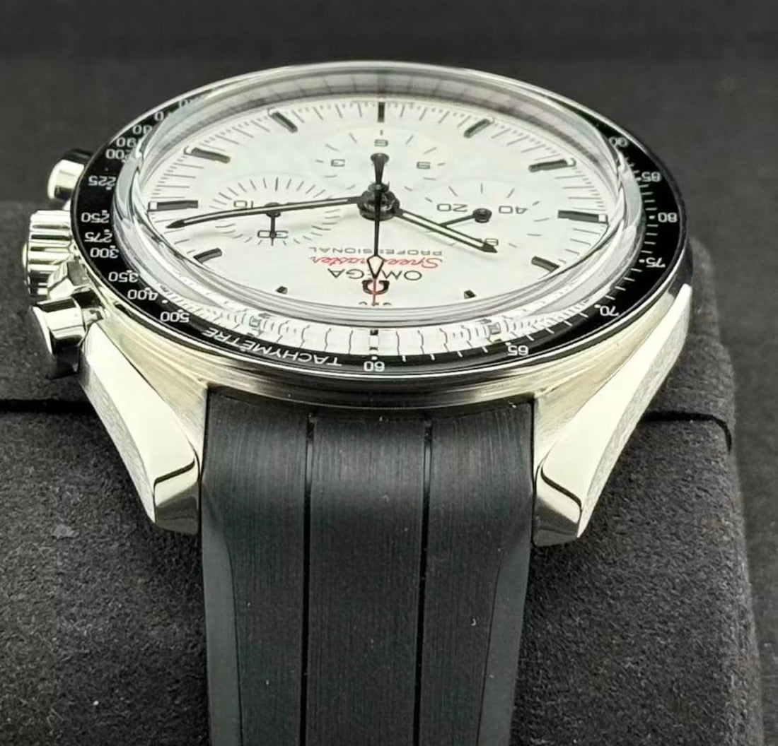 Omega Speedmaster Moonwatch Professional white dial 310.32.42.50.04.001, front view