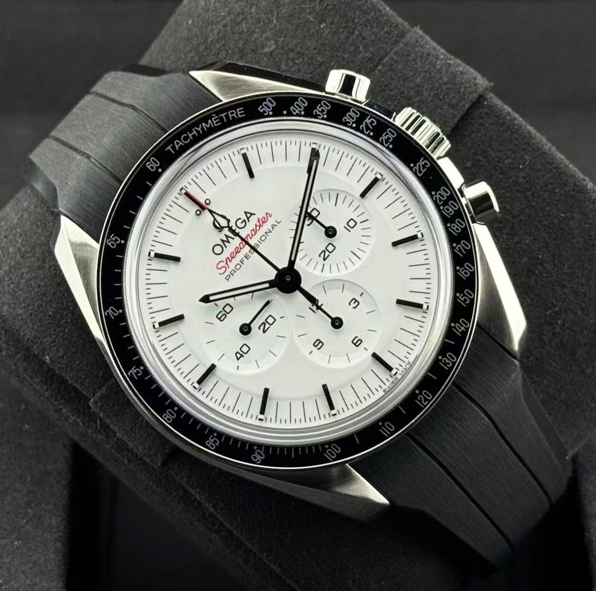 Omega Speedmaster Moonwatch Professional white dial 310.32.42.50.04.001 on black perforated leather strap, front view