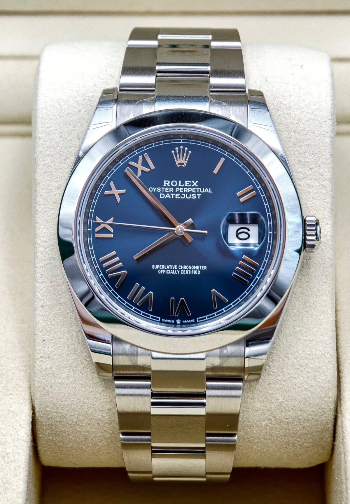 Rolex Datejust 41 126300-0029 unworn 2026, new bright blue Roman dial, smooth bezel and Oyster bracelet, front view