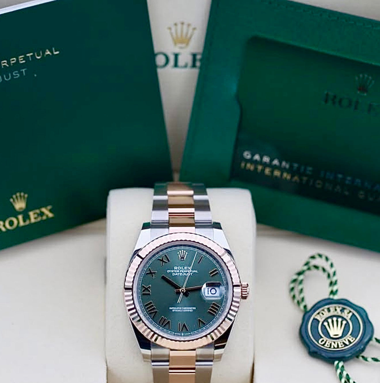 Rolex Datejust 41 green Roman dial 126331 complete-set presentation with Rolex box and warranty materials