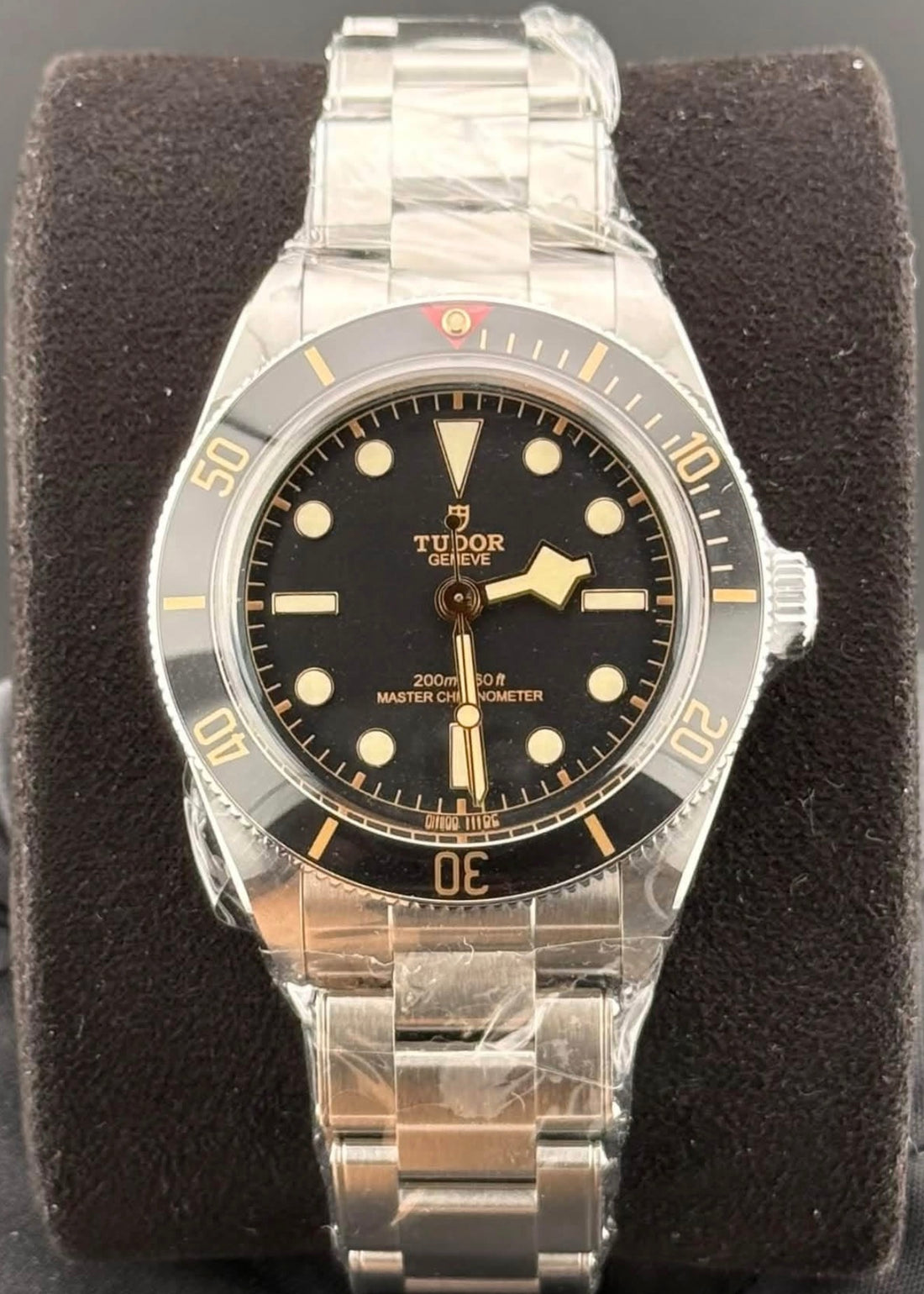 Tudor Black Bay 58 M7939A1A0NU-0002 black dial on three-link steel bracelet, front view
