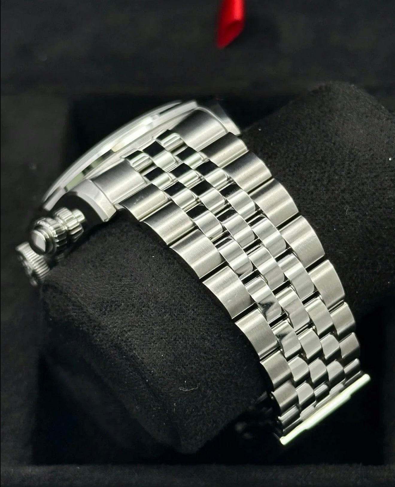 Tudor Black Bay Chrono M79360N-0024 five-link bracelet and crown-side case profile