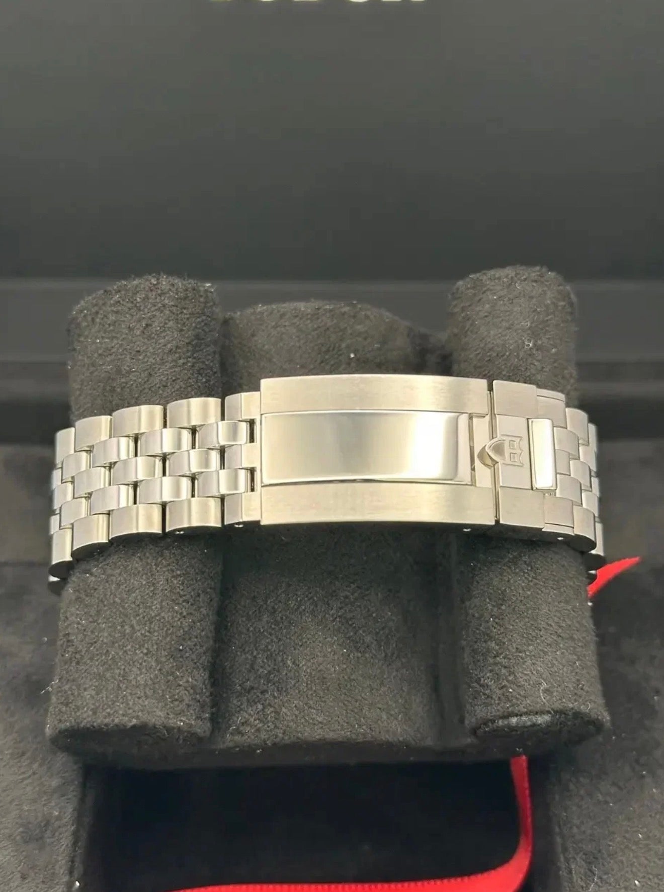 Tudor Black Bay Chrono M79360N-0024 Tudor T-fit clasp on five-link bracelet