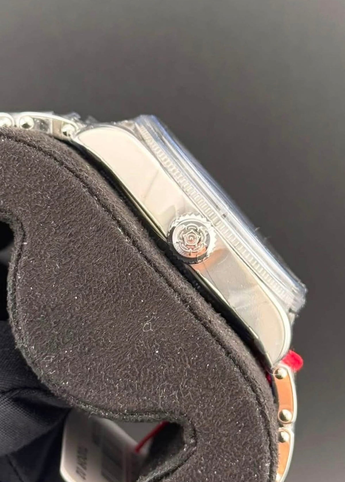 Tudor Black Bay 41 Monochrome M7941A1A0NU-0001 — Steel case profile and Tudor rose crown