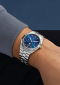 Vacheron Constantin Overseas Perpetual Calendar Ultra-Thin 41.5 mm 4300V/220G-B945 — three-quarter view