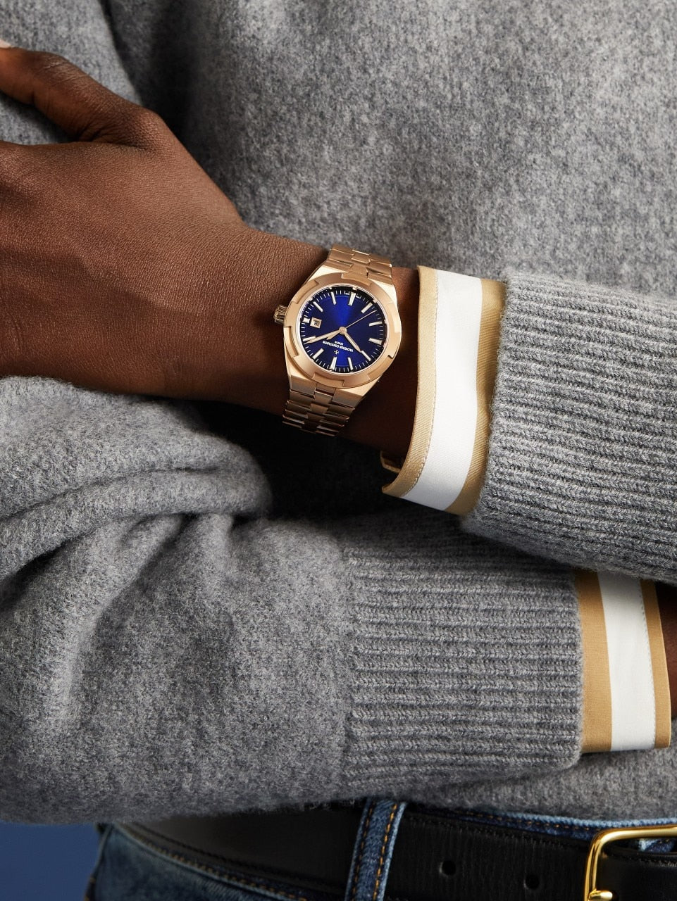 Vacheron Constantin Overseas Self-Winding 34.5 mm 4600V/200R-B979 — night view