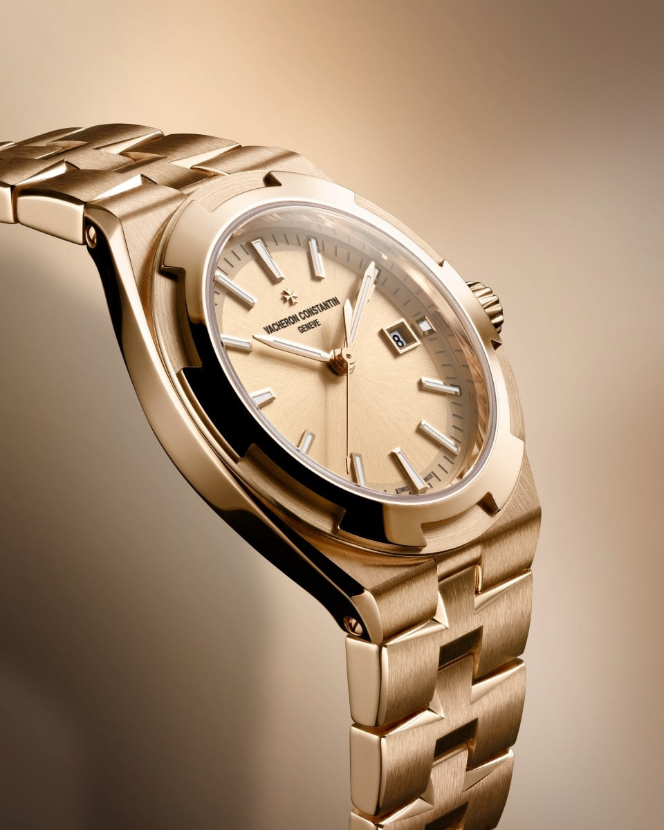 Vacheron Constantin Overseas Self-Winding 34.5 mm 4600V/200R-H128 — three-quarter view